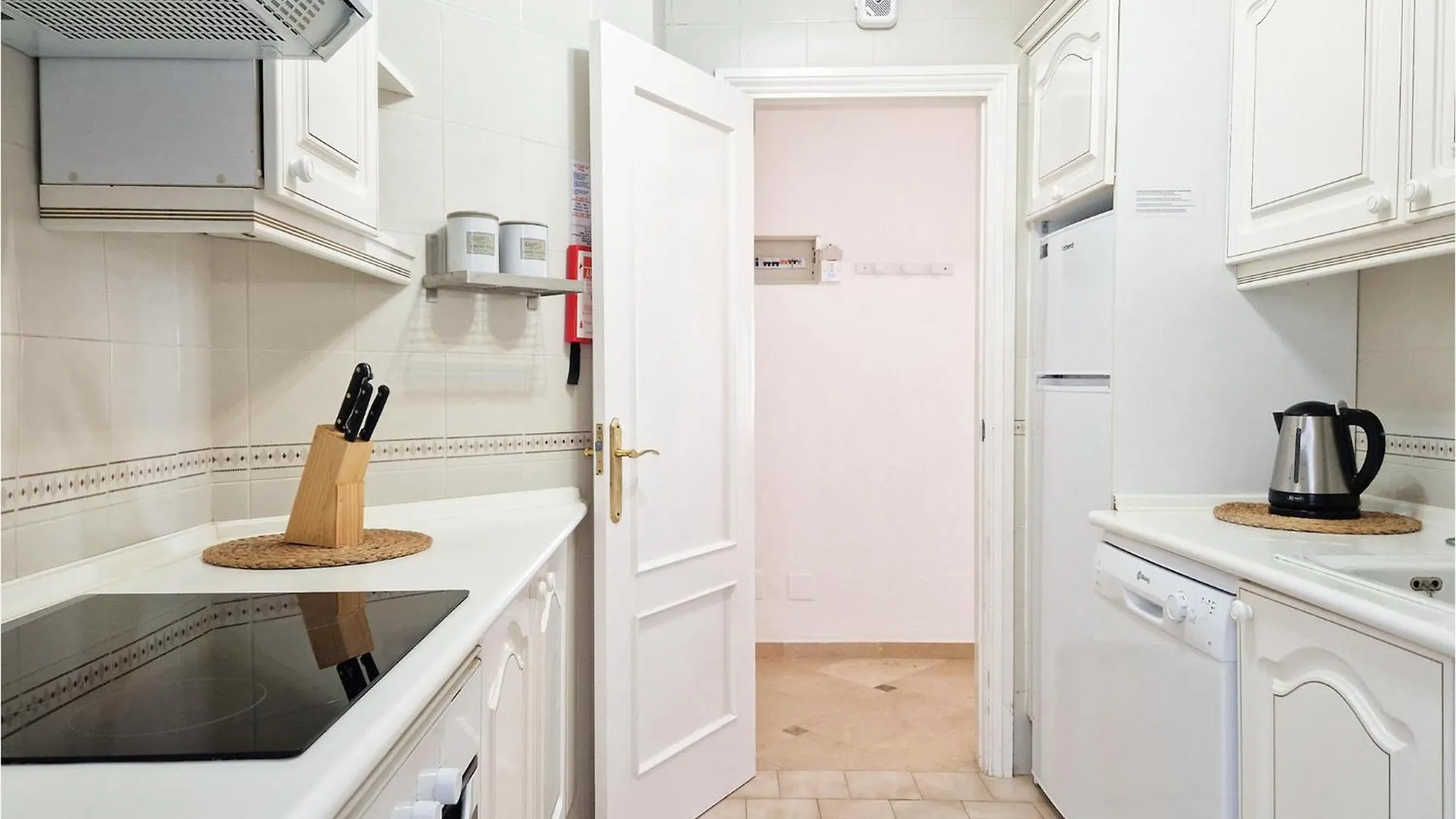 Gorgeous Apartment In Mijas With Kitchen